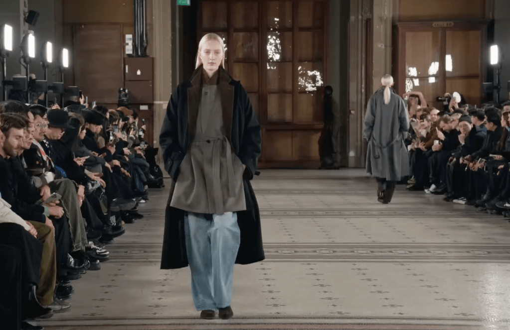 SSSTEIN Automne/Hiver 2026-2027 : une masculinité architecturale et protectrice