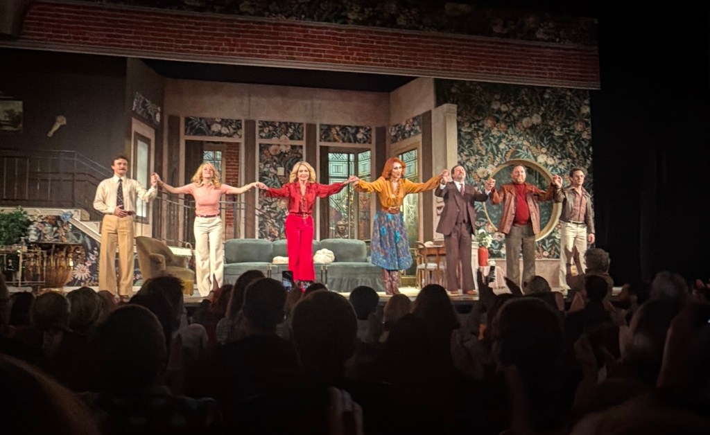 Potiche au Théâtre Libre : une version modernisée portée par Clémentine Célarié